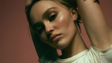 Unseen Sexy Photos of Lily-Rose Depp